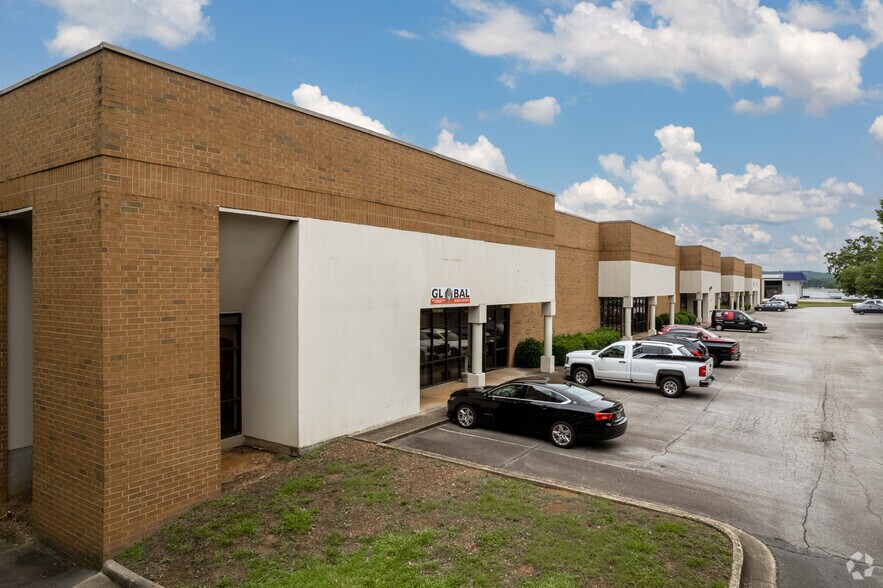 Primary Photo Of 7110 Oak Ridge Pky, Austell Warehouse For Lease