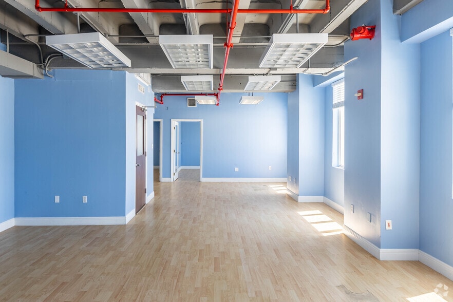 More Photos Of 420 Lincoln Rd, Miami Beach Loft Creative Space For Lease