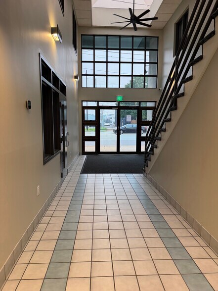 More Photos Of 303 Market St, Kingston Office For Lease