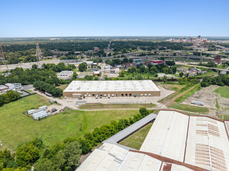 More Photos Of 2005 Texas Ave, Shreveport Warehouse For Lease