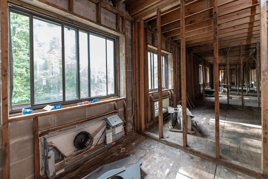 More Photos Of 6020 Shelby Oaks Dr, Memphis Hotel For Sale