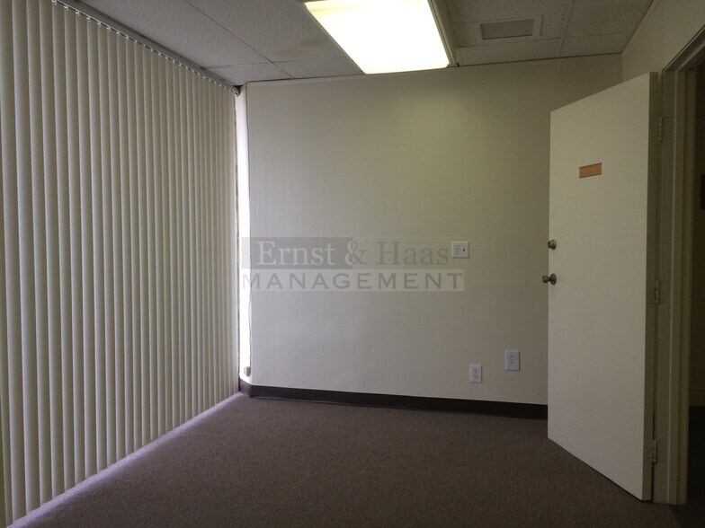 More Photos Of 3646 Long Beach Blvd, Long Beach Loft Creative Space For Sale