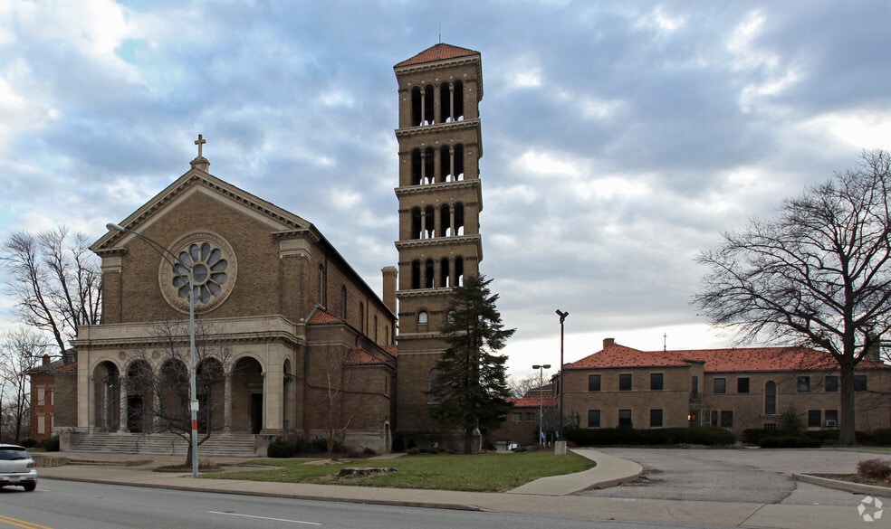 More Photos Of 3500 Montgomery Rd, Cincinnati Religious Facility For Sale
