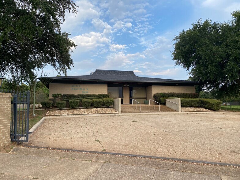 More Photos Of 9400 Village Green Dr, Shreveport Office For Lease