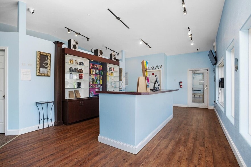 More Photos Of 625 SW 31st Ave, Minot Freestanding For Sale