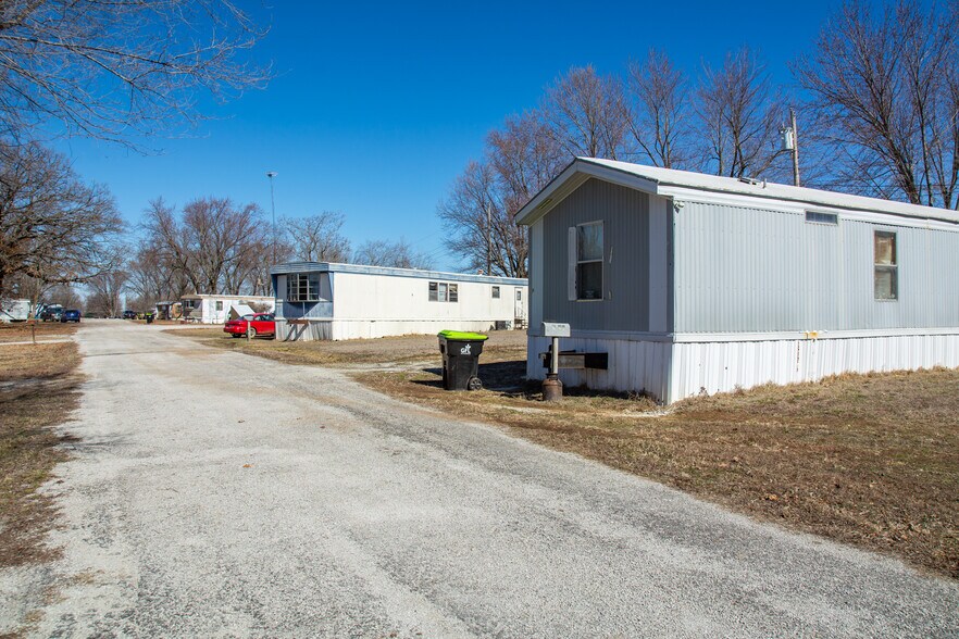 More Photos Of 504 E Fields Blvd, El Dorado Springs Manufactured Housing Mobile Home Park For Sale