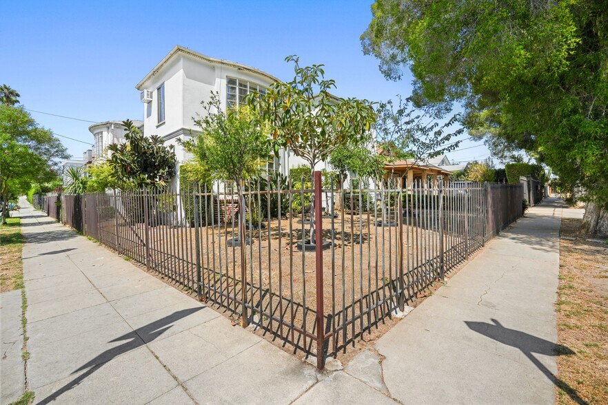 More Photos Of 1200-1210 N Kenmore Ave, Los Angeles Apartments For Sale