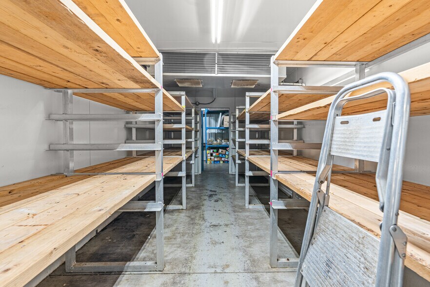 More Photos Of 1072 SE Lakeview Dr, Sebring Warehouse For Sale