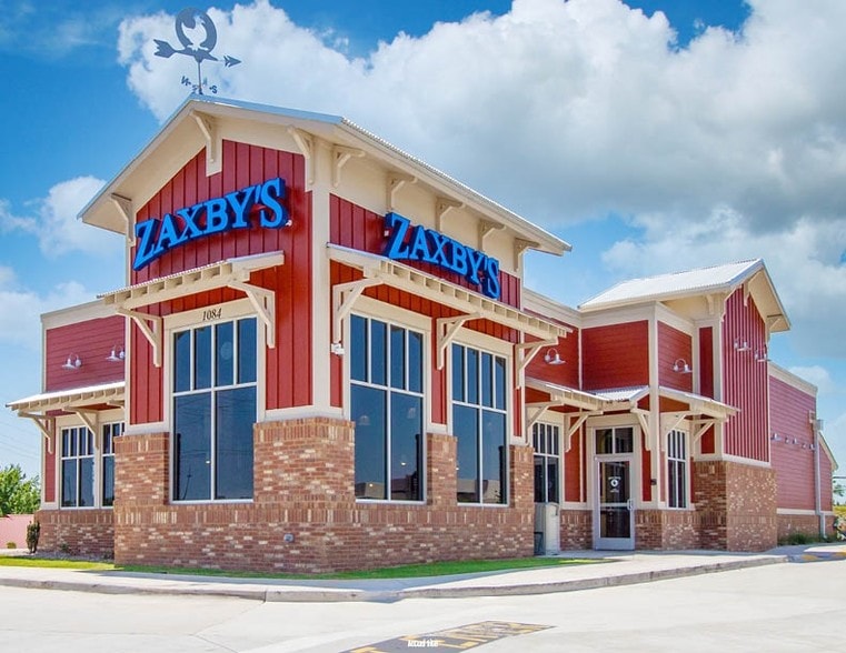 Primary Photo Of 1084 E State Highway 152, Mustang Restaurant For Lease