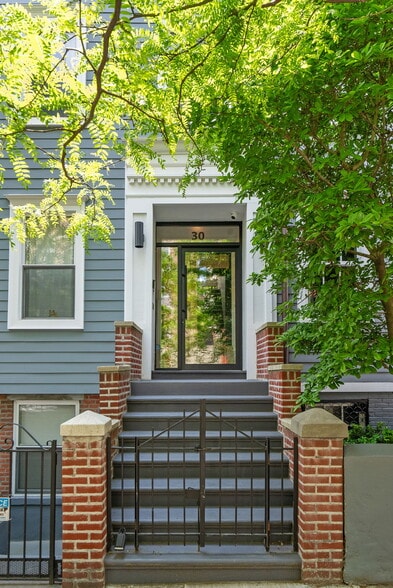 More Photos Of 30 Bergen St, Brooklyn Multifamily For Sale