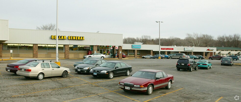 Primary Photo Of 914-924 Windsor St, Sun Prairie Storefront For Lease