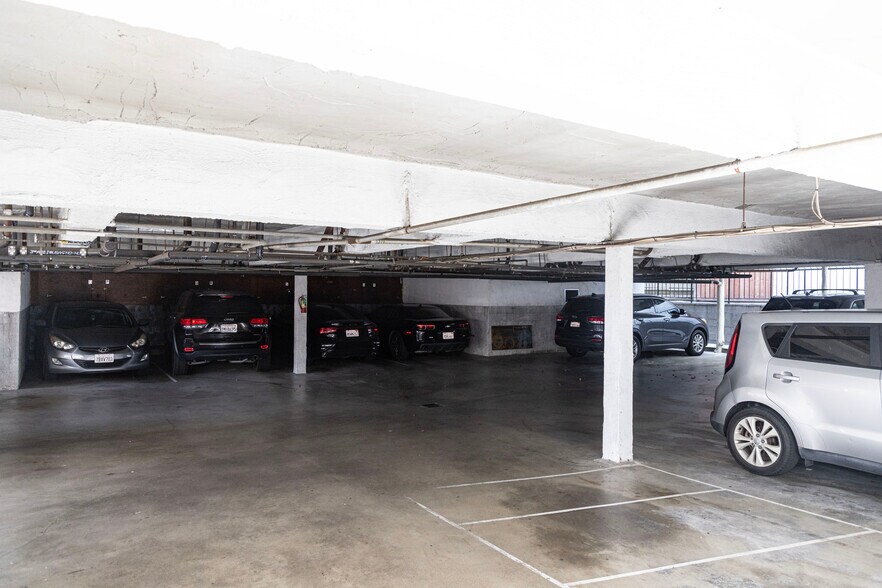 More Photos Of 4931 Coldwater Canyon Ave, Van Nuys Apartments For Sale