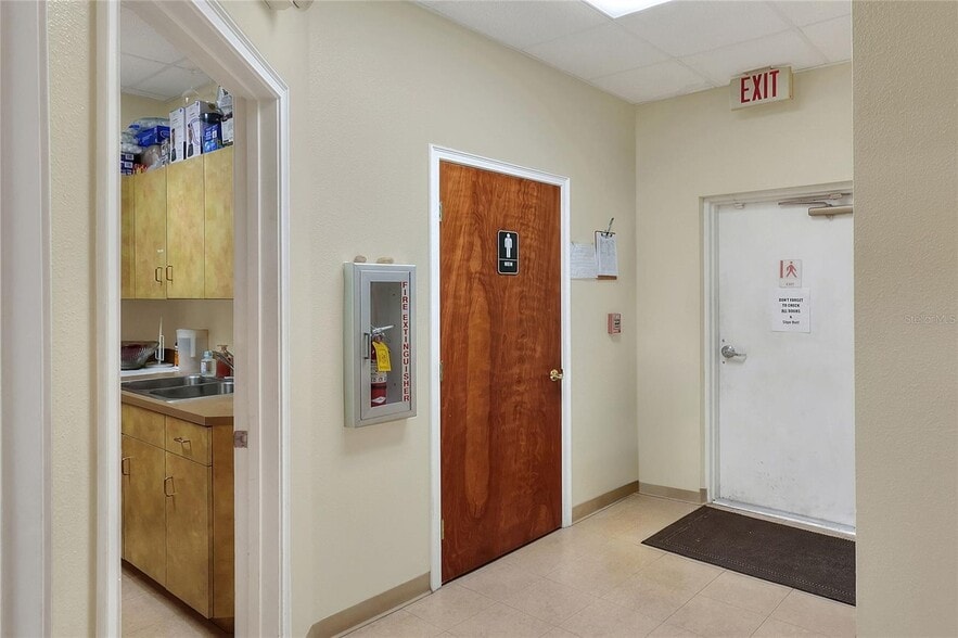 More Photos Of 1503 6th St SE, Winter Haven Storefront Retail Office For Sale