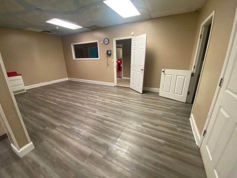 More Photos Of 111 W 5th St, Tyler Loft Creative Space For Lease