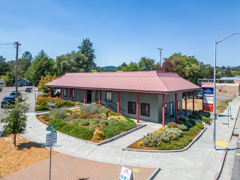 More Photos Of 16 W Valley St, Willits Office For Lease