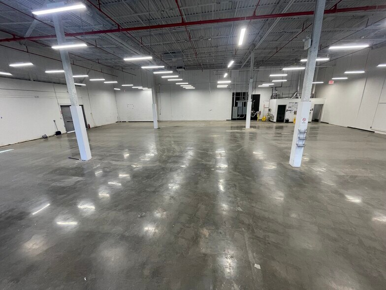 More Photos Of 691 Co-op City Blvd, Bronx General Retail For Lease