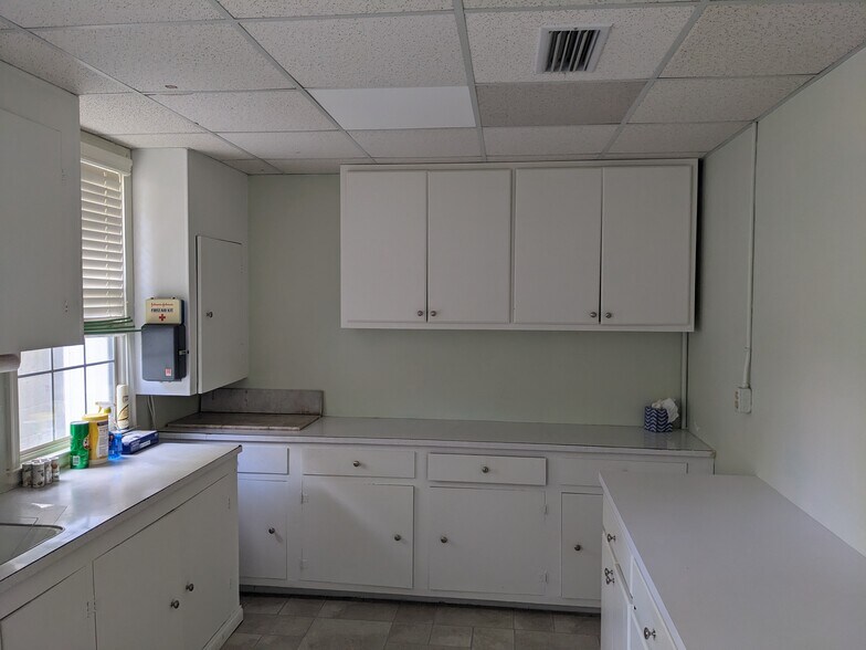 More Photos Of 5474 Worthington Triangle, Lake Park Religious Facility For Sale