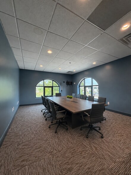 More Photos Of 209 W 6th St, Royal Oak Office Residential For Lease