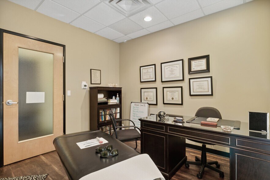 More Photos Of 11111 N Scottsdale Rd, Scottsdale Office For Sale