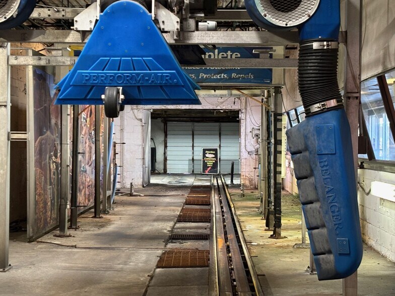 More Photos Of 927 W Columbia St, Springfield Carwash For Sale