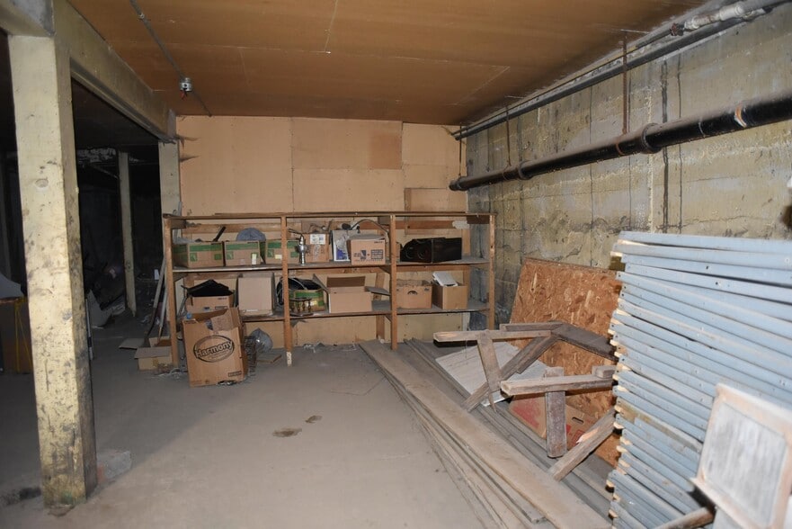 More Photos Of 401 W Market St, Trinidad Manufacturing For Sale