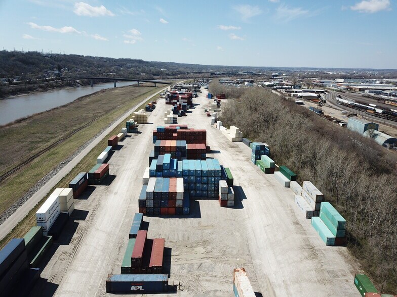 More Photos Of 1161 S 12th St, Kansas City Land For Lease