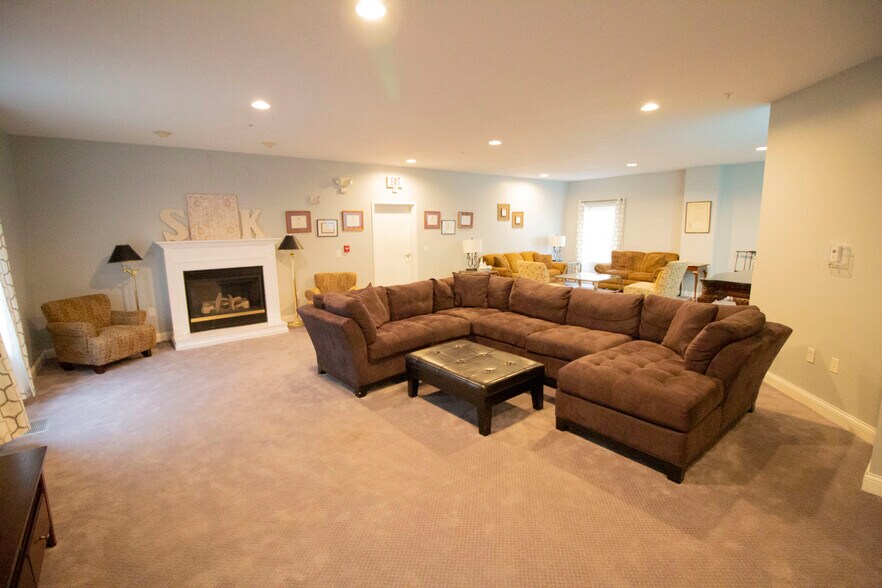 More Photos Of 3125 W Michigan Ave, Kalamazoo Dormitory For Sale
