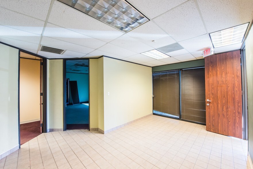 More Photos Of 25307 I-45, Spring Medical For Lease