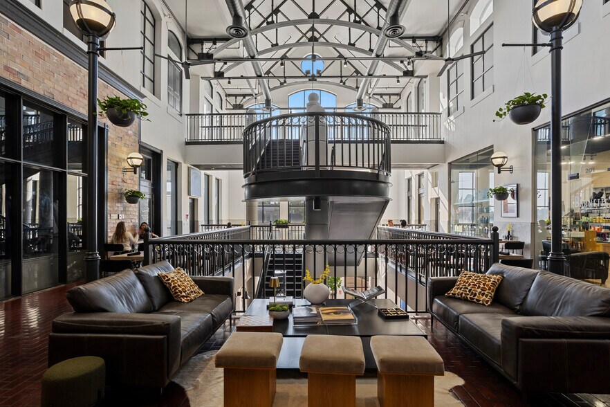 More Photos Of 4465 Interstate 55 N, Jackson General Retail For Lease