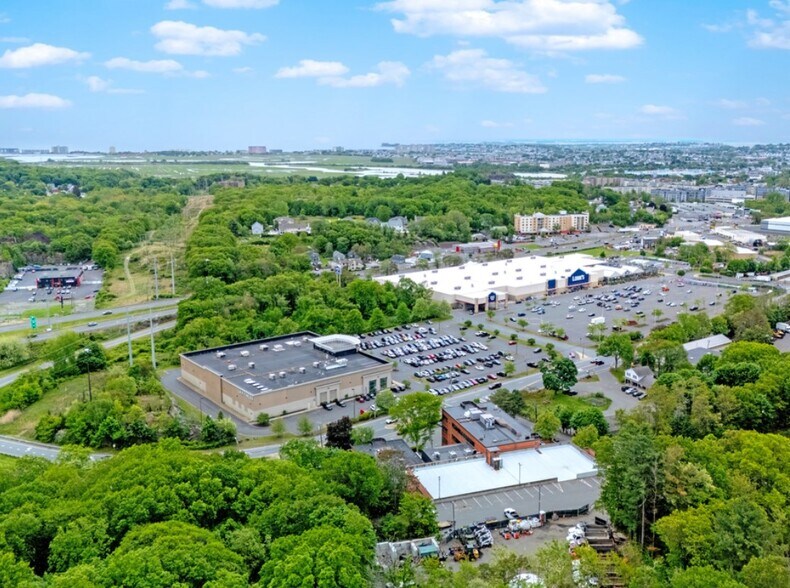 More Photos Of 1450 Broadway, Saugus Health Club For Sale
