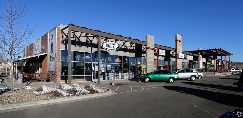 More Photos Of 2045 Sheridan Blvd, Edgewater Freestanding For Lease