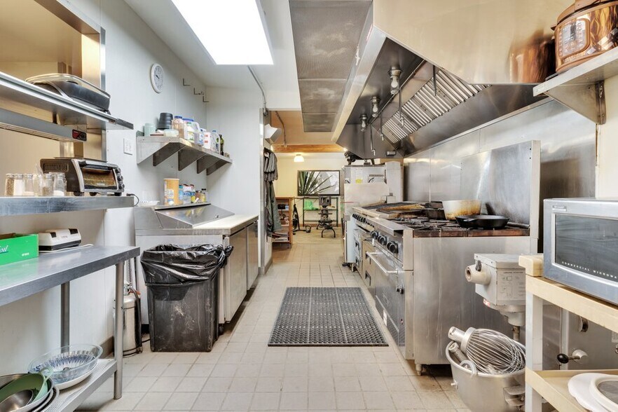 More Photos Of 70111 State Highway 74, Mountain Center Restaurant For Sale