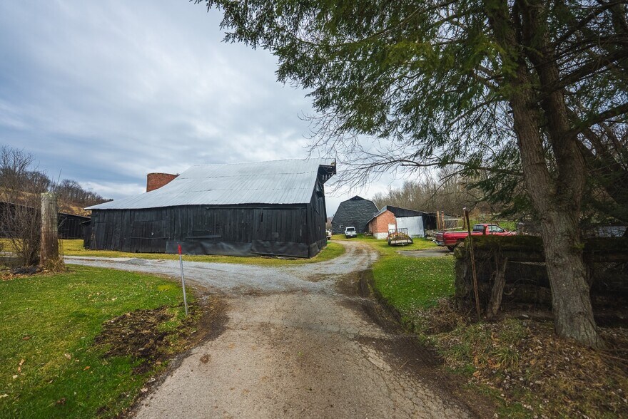 More Photos Of 230 Barn Ave, North Tazewell Land For Sale