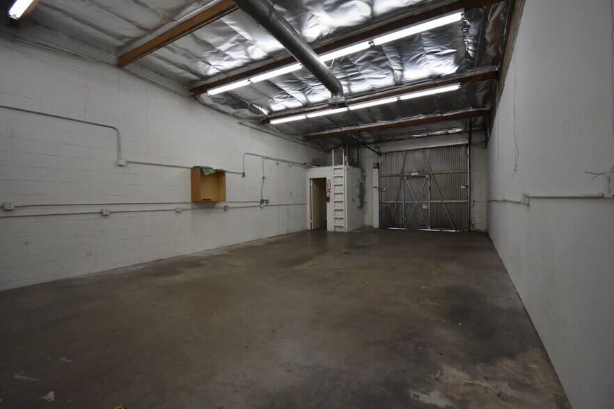 More Photos Of 9052 Independence Ave, Canoga Park Industrial For Lease