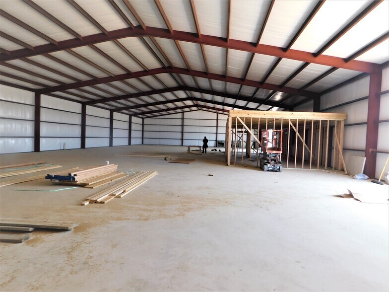 More Photos Of Fm 1417, Denison Warehouse For Lease