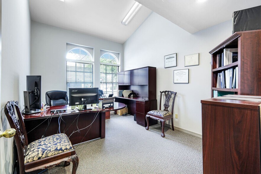 More Photos Of 1361 Royal Palm Square Blvd, Fort Myers Office For Sale
