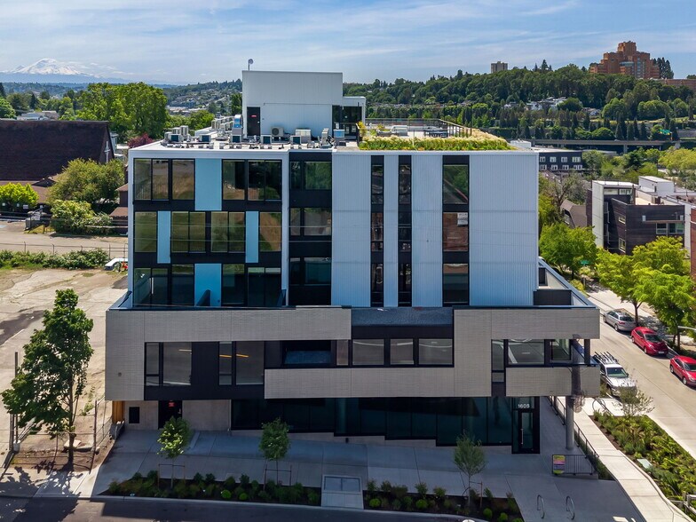 More Photos Of 1605 S Jackson St, Seattle Apartments For Lease
