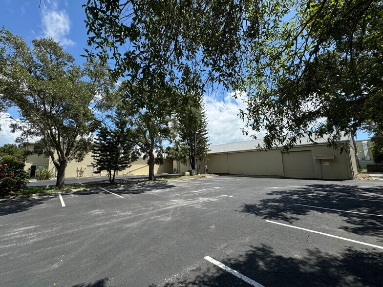 More Photos Of 1904 44th Ave E, Bradenton Industrial For Lease