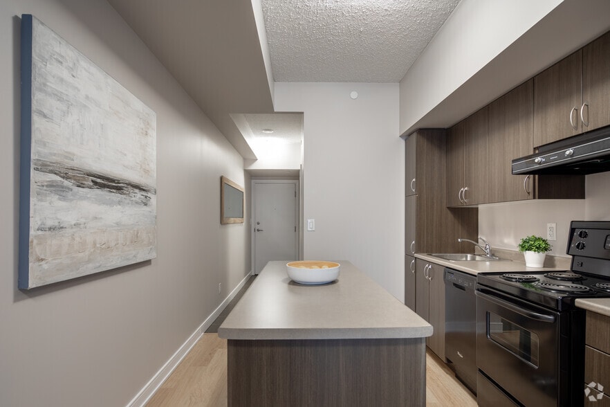 More Photos Of 570 Bay St, Toronto Apartments For Lease