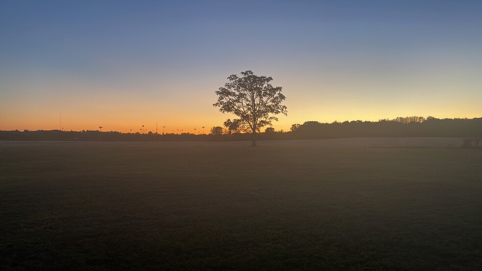 More Photos Of 4601-4633 Soldiers Home Miamisburg Rd, Miamisburg Showroom For Lease
