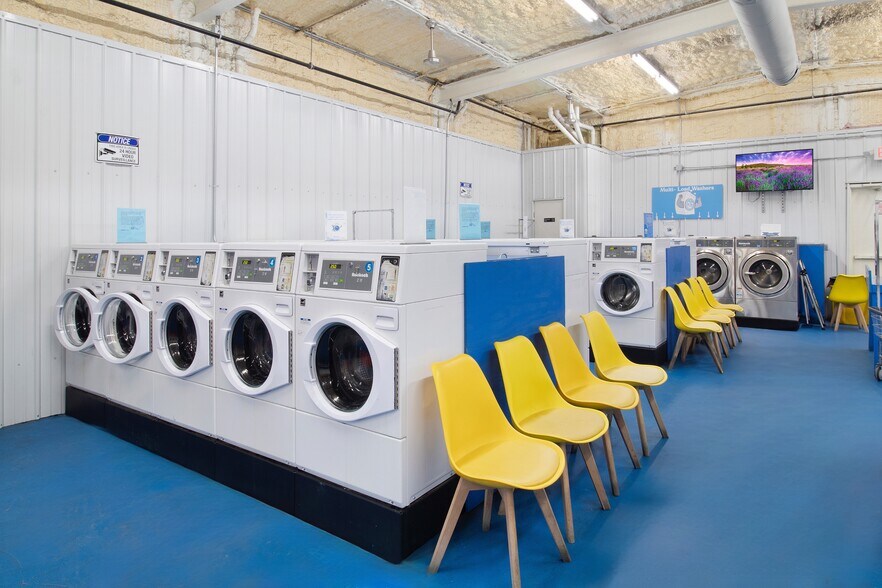 More Photos Of 118 Emory Sr, Trinity Distribution For Sale