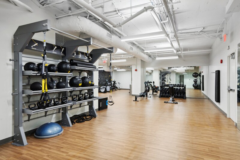 More Photos Of 1156 15th St NW, Washington Office For Lease