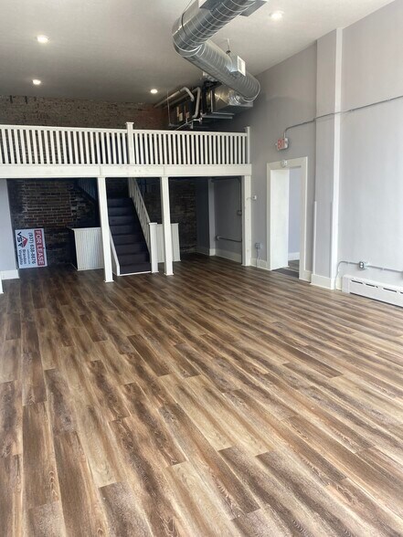 More Photos Of 201 N Wayne St, Piqua Storefront Retail Residential For Lease
