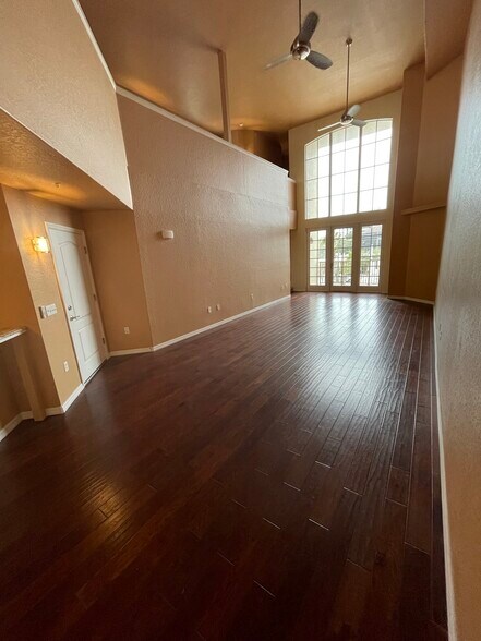 More Photos Of 128 S Beach St, Daytona Beach Apartments For Lease