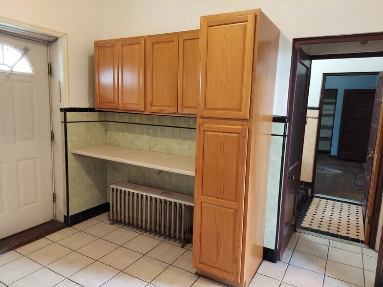 More Photos Of 1811 Butler St, Easton Specialty For Sale