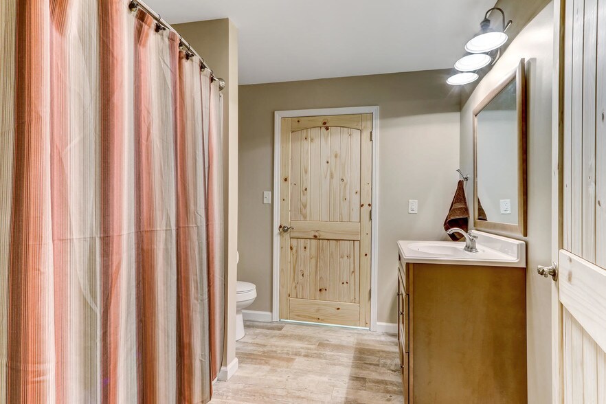 More Photos Of 227-229 S Scales St, Reidsville Storefront Retail Residential For Sale