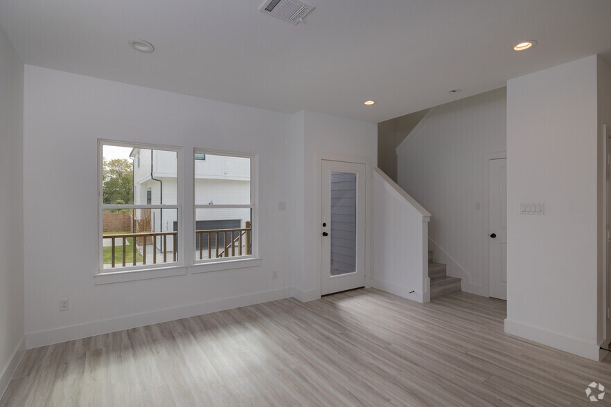 More Photos Of 2527 Judiway St, Houston Apartments For Sale