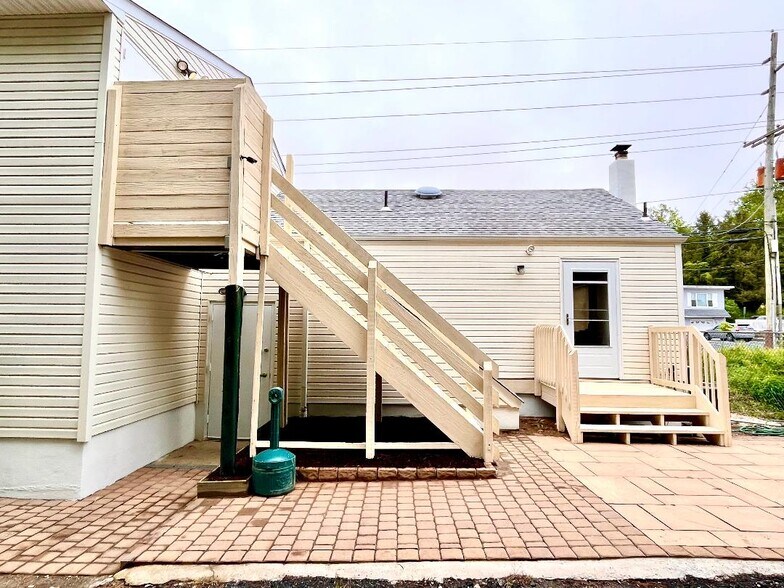 More Photos Of 366 Herbertsville Rd, Brick Medical For Lease