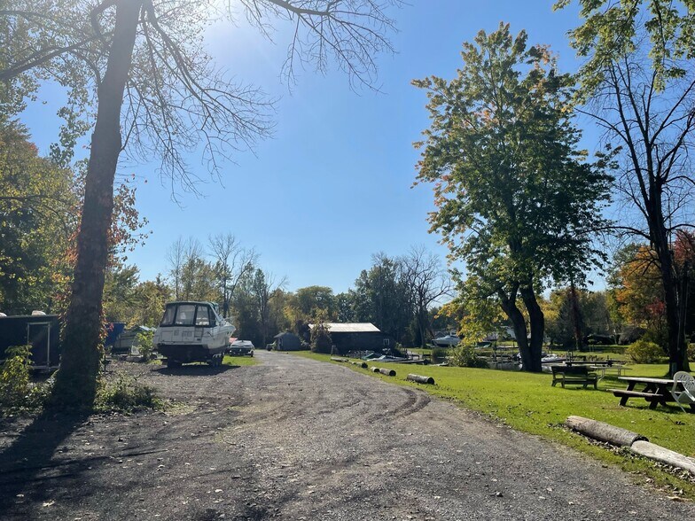 More Photos Of 9503 Hitchcock Point, Bridgeport Marina For Sale