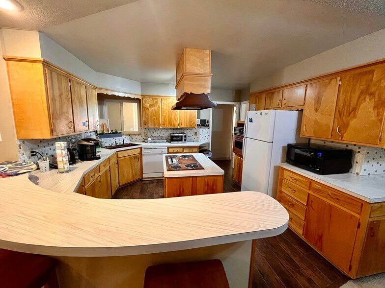 More Photos Of 921 E Prospect Rd, Fort Collins Flex For Sale